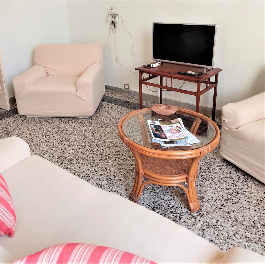 Villa Nel Salento - Ampie Camere E Giardino, Fino A 9 Persone Barbarano del Capo ภายนอก รูปภาพ